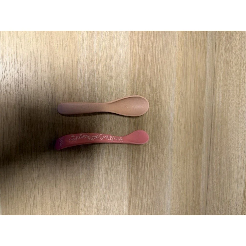 Food Grade Silicone 4 Baby Spoons, 1 Plastic Spoon